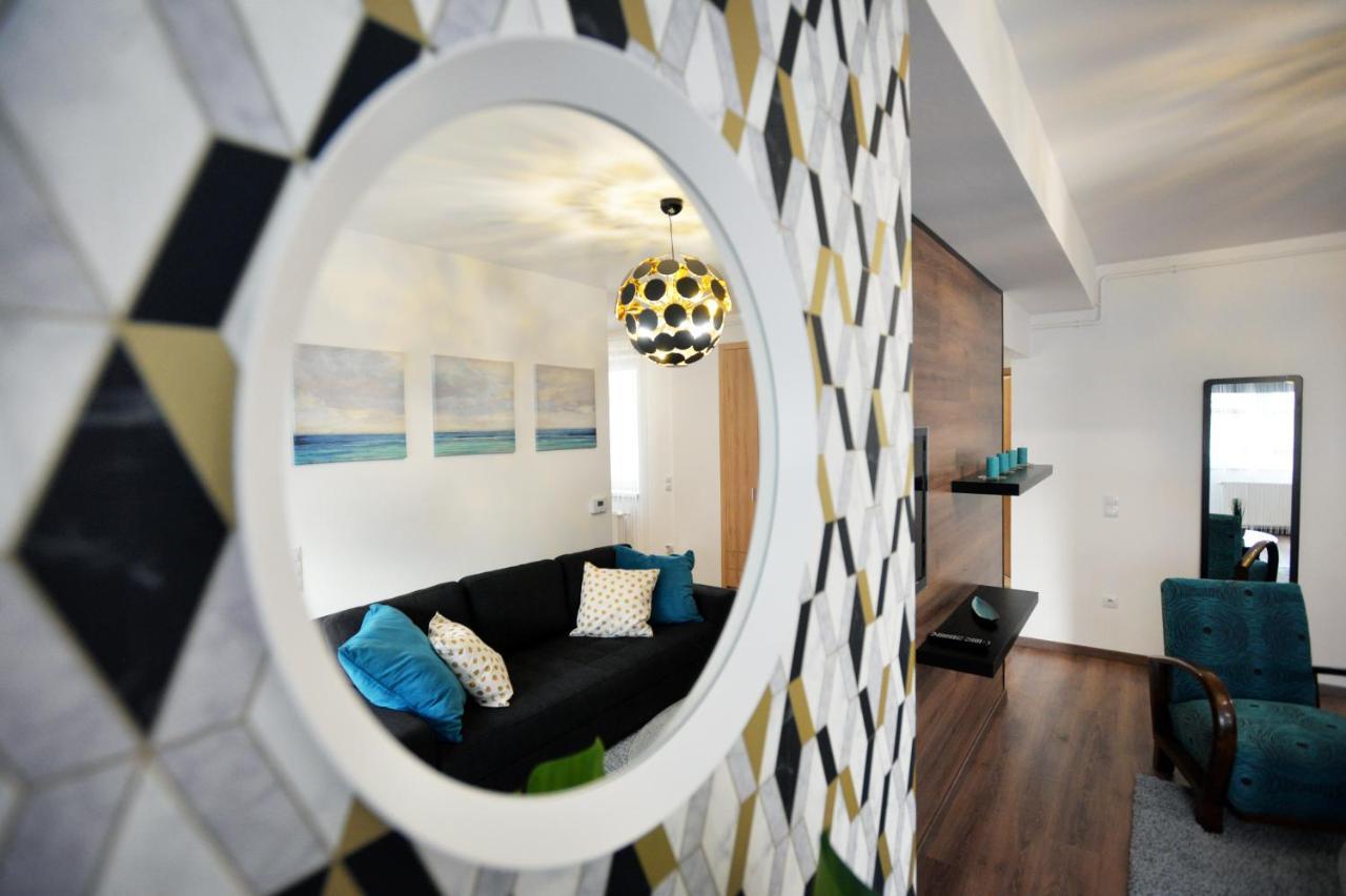 One Luxury Suites Eger Ngoại thất bức ảnh