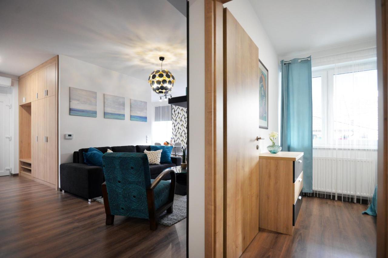 One Luxury Suites Eger Ngoại thất bức ảnh