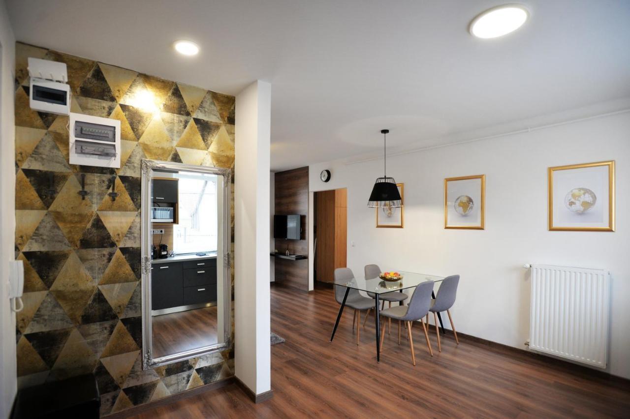 One Luxury Suites Eger Ngoại thất bức ảnh