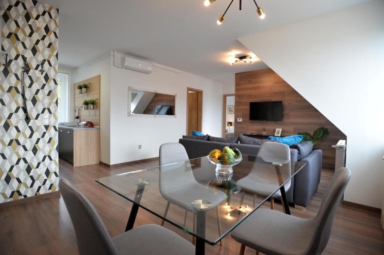 One Luxury Suites Eger Ngoại thất bức ảnh
