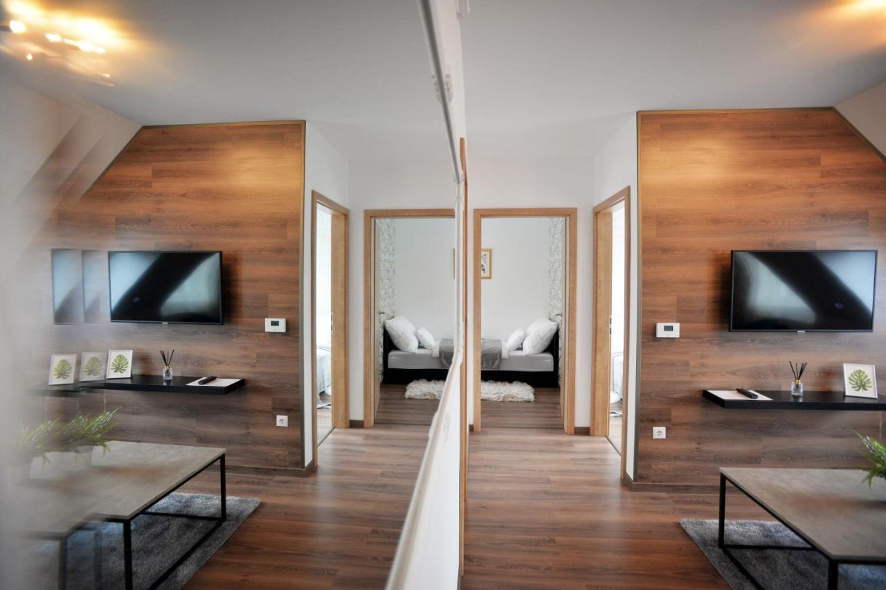 One Luxury Suites Eger Ngoại thất bức ảnh